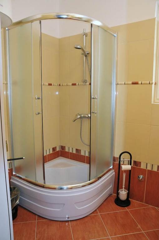 Apartments Bella Vista 克尔克 外观 照片